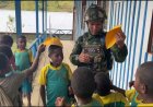 Prajurit TNI Ajarkan Kesehatan Gigi dan Tangan di Mbua
